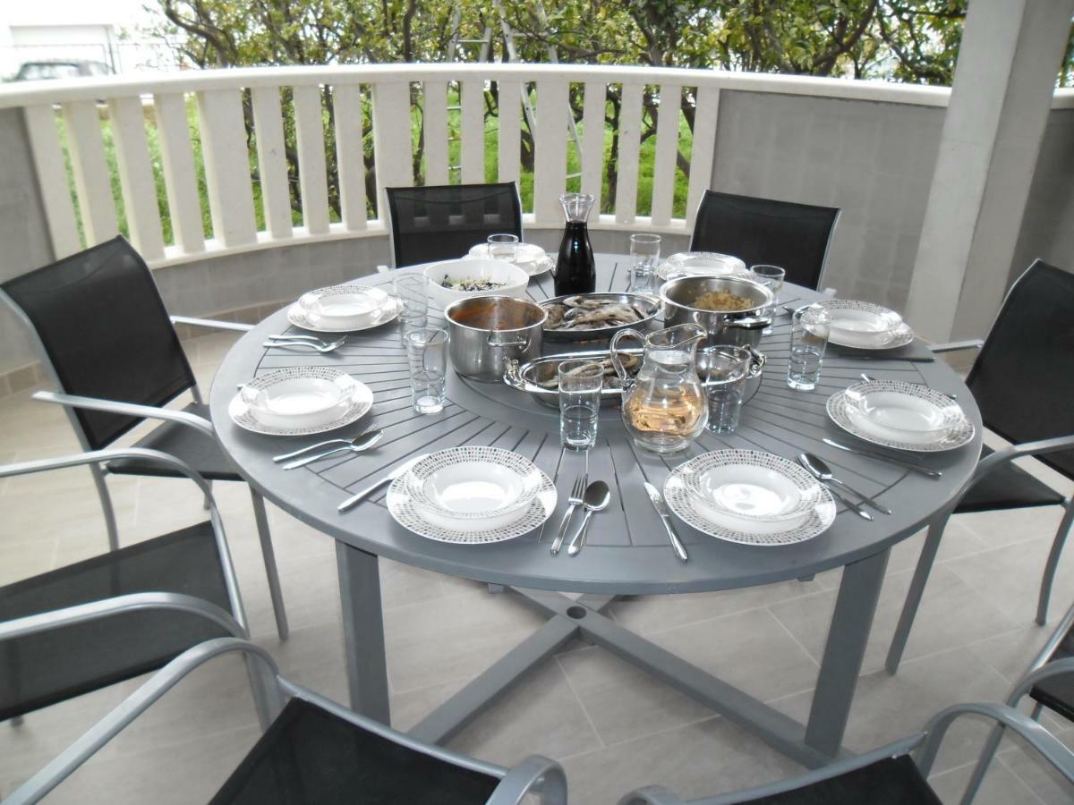 Apartment Sobin Kaštela Екстериор снимка